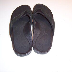 Abeo Size 8 Women's Flip Flop ijn Black Suede and Black Ployproplene Like New
